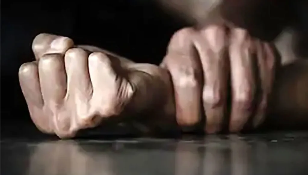 شوهر خاله رمال دختر جوان را بی‌عفت کرد!