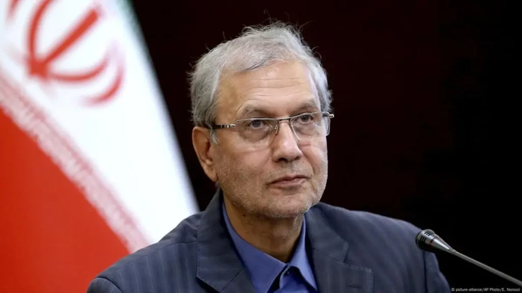 علی ربیعی: ناترازیهای زیادی داریم از جمله کسریهای محیط زیست، آب و خاک/ یکی از برنامههای مهم دولت افرایش و بهبود وضعیت سازمانهای مردم نهاد است