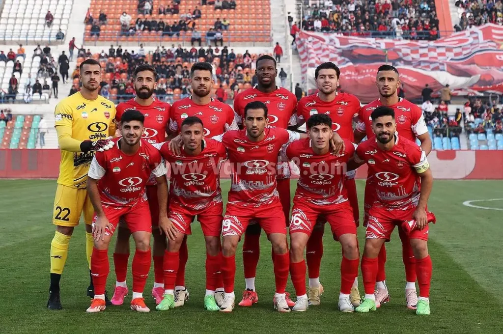 هواداران پرسپولیس در حال ترک ورزشگاه!/ فیلم