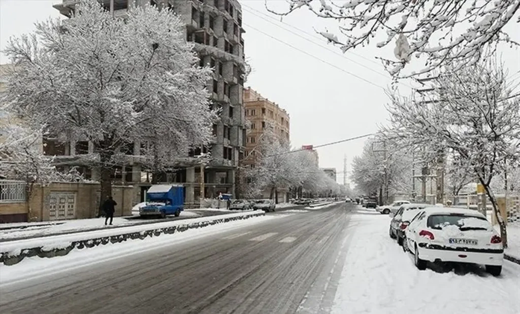 ادارات دولتی، مدارس، دانشگاهها، بانکها و مؤسسات عمومی استان تهران فردا شنبه تعطیل شد