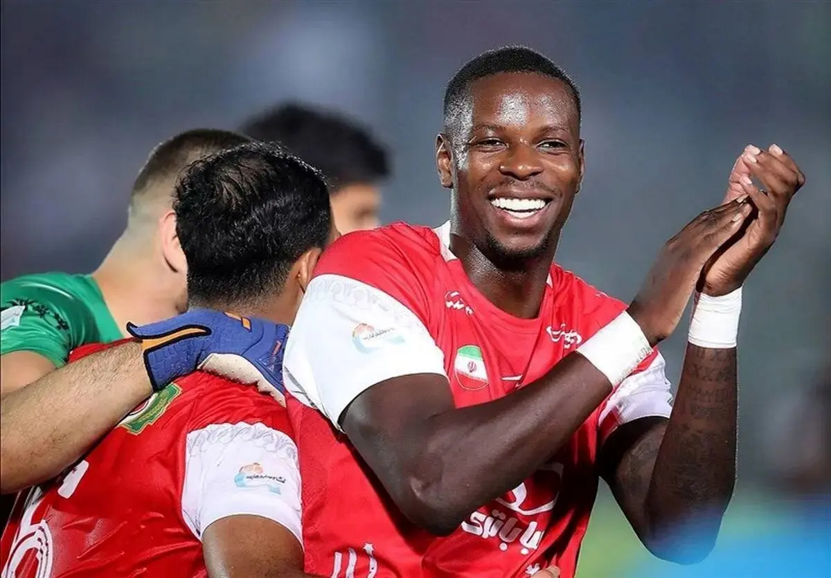 خطر بسته شدن پنجره نقل و انتقالات پرسپولیس؛ مذاکرات پنهانی برای فسخ قرارداد بازیکن جنجالی