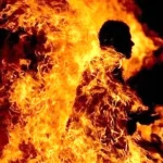 زنده زنده سوزاندن زن و پدر زن توسط داماد بی رحم