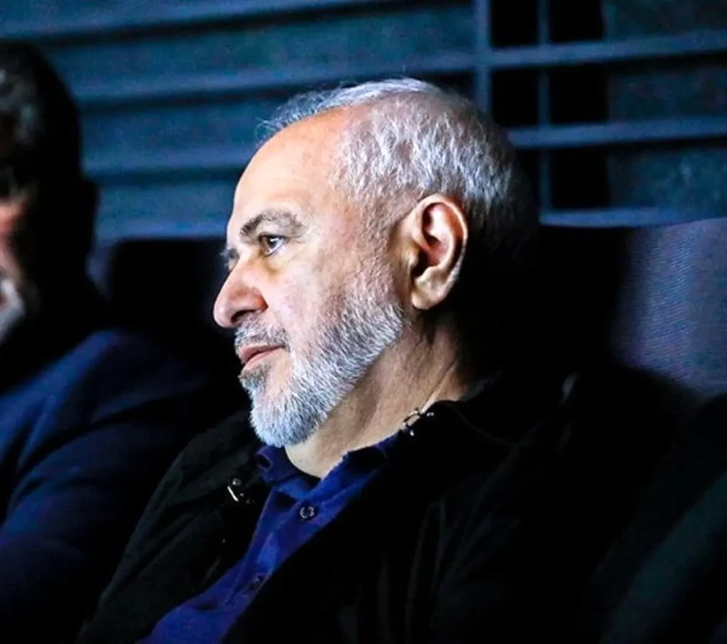 ظریف به تماشای یک فیلم نشست