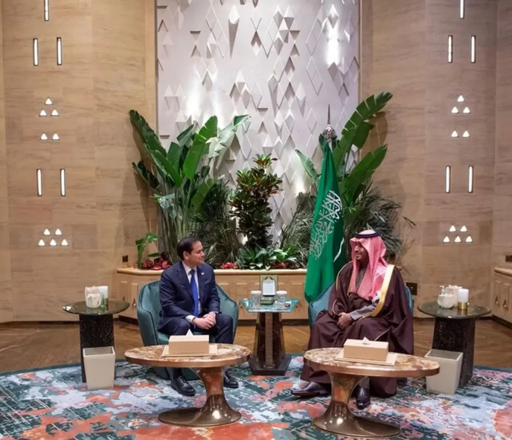 بررسی تحولات منطقه در دیدار بنسلمان و وزیر خارجه آمریکا